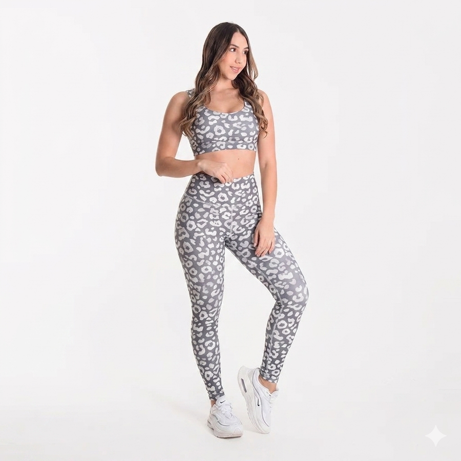 Serena gym set — two-piece activewear set (crop top and leggings), Serena style