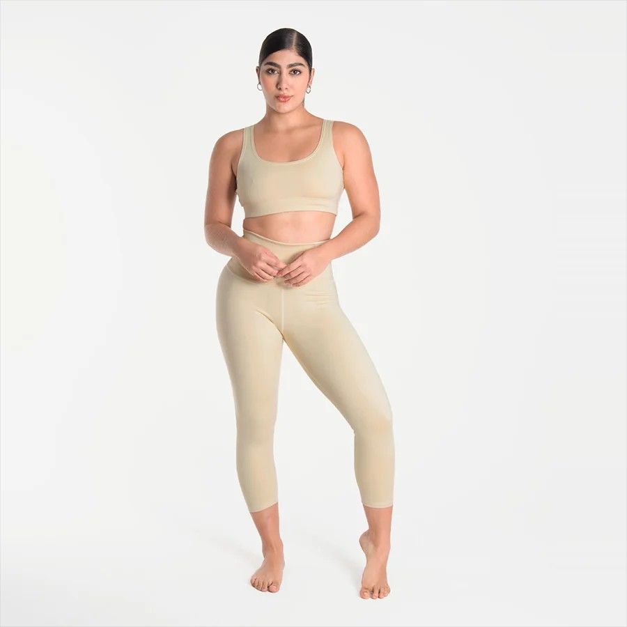 Leon Capri Gym Set — two-piece activewear set (crop top and leggings), Leon Capri style (additional view)